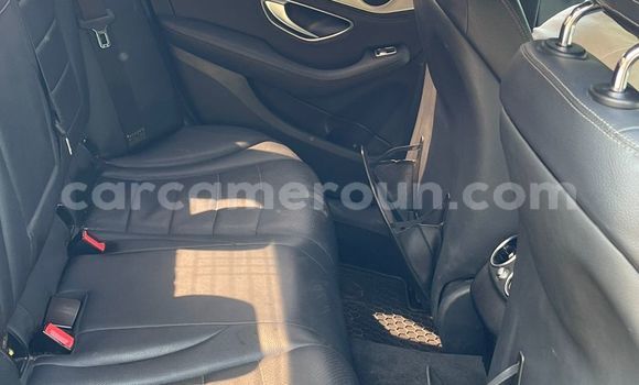 Sayi Imported Mercedes‒Benz C–Class Azurfa Mota in Douala a Ƙasar Kamaru Sayi Imported Mercedes‒Benz C–Class Azurfa Mota in Douala a Ƙasar Kamaru