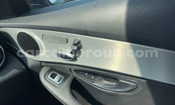 Sayi Imported Mercedes‒Benz C–Class Azurfa Mota in Douala a Ƙasar Kamaru Sayi Imported Mercedes‒Benz C–Class Azurfa Mota in Douala a Ƙasar Kamaru