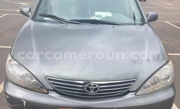 Sayi Na hannu Toyota Camry Azurfa Mota in Yaounde a Babban Kamaru Sayi Na hannu Toyota Camry Azurfa Mota in Yaounde a Babban Kamaru