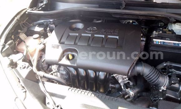 Sayi Imported Toyota C-HR Azurfa Mota in Douala a Ƙasar Kamaru Sayi Imported Toyota C-HR Azurfa Mota in Douala a Ƙasar Kamaru