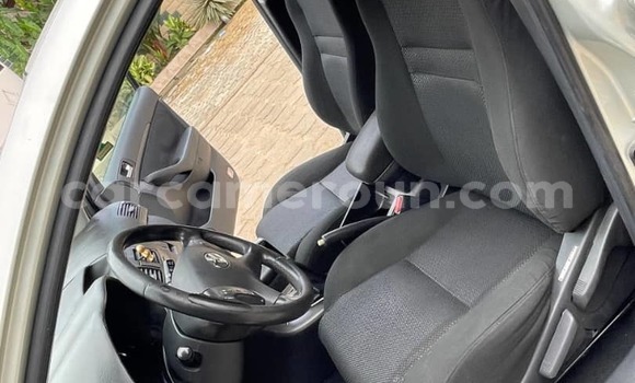Buy Used Toyota Avensis Silver Car in Douala in Littoral Cameroon Buy Used Toyota Avensis Silver Car in Douala in Littoral Cameroon