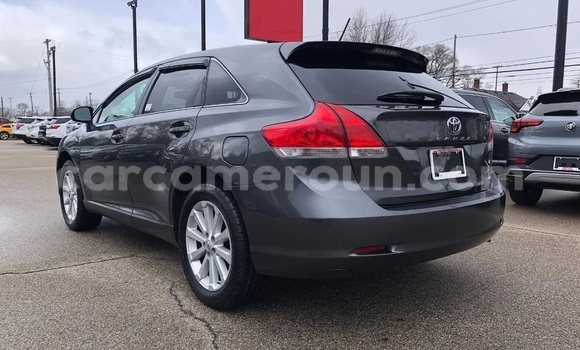 Sayi Na hannu Toyota Venza Black Mota in Douala a Ƙasar Kamaru Sayi Na hannu Toyota Venza Black Mota in Douala a Ƙasar Kamaru