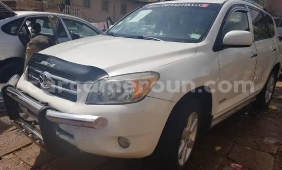 Acheter Occasion Voiture Toyota RAV4 Blanc à Yaoundé, Central Cameroon Acheter Occasion Voiture Toyota RAV4 Blanc à Yaoundé, Central Cameroon
