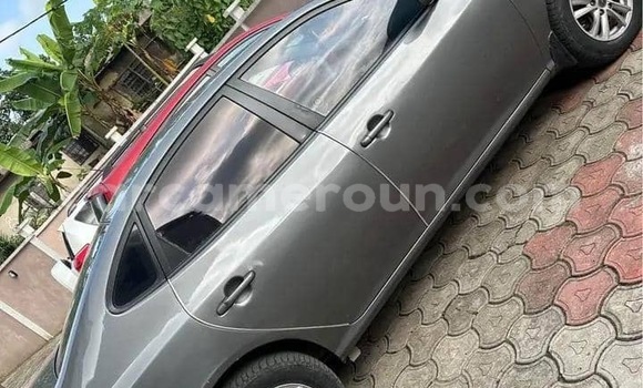 Sayi Na hannu Hyundai Elantra Sauran Mota in Douala a Ƙasar Kamaru