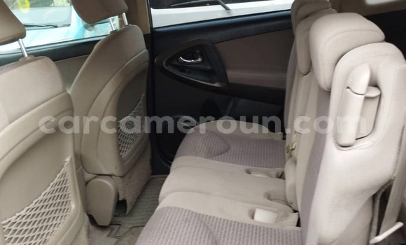 Sayi Imported Toyota Vanguard Sauran Mota in Douala a Ƙasar Kamaru Sayi Imported Toyota Vanguard Sauran Mota in Douala a Ƙasar Kamaru