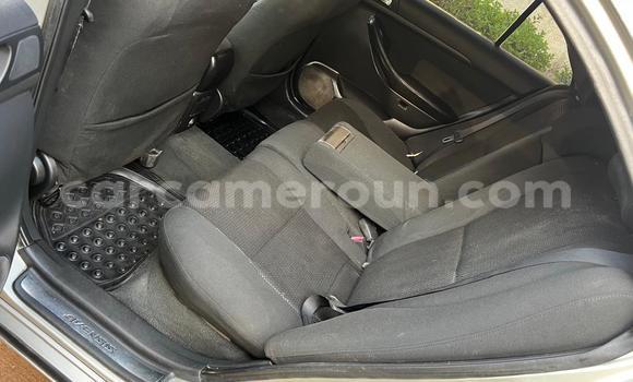 Sayi Na hannu Toyota Avensis Azurfa Mota in Yaounde a Babban Kamaru Sayi Na hannu Toyota Avensis Azurfa Mota in Yaounde a Babban Kamaru