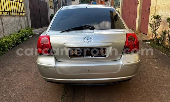 Sayi Na hannu Toyota Avensis Azurfa Mota in Yaounde a Babban Kamaru Sayi Na hannu Toyota Avensis Azurfa Mota in Yaounde a Babban Kamaru