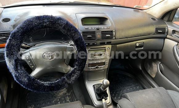 Sayi Na hannu Toyota Avensis Azurfa Mota in Yaounde a Babban Kamaru Sayi Na hannu Toyota Avensis Azurfa Mota in Yaounde a Babban Kamaru