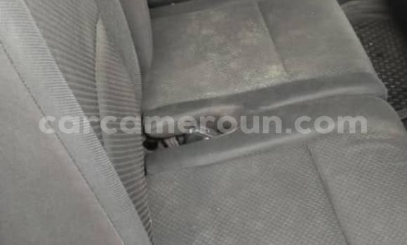 Sayi Na hannu Toyota Avensis Azurfa Mota in Yaounde a Babban Kamaru Sayi Na hannu Toyota Avensis Azurfa Mota in Yaounde a Babban Kamaru
