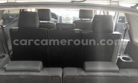 Sayi Na hannu Toyota Avensis Azurfa Mota in Yaounde a Babban Kamaru Sayi Na hannu Toyota Avensis Azurfa Mota in Yaounde a Babban Kamaru