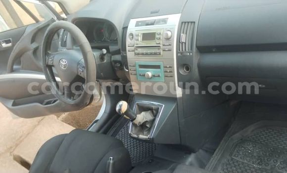 Sayi Na hannu Toyota Avensis Azurfa Mota in Yaounde a Babban Kamaru Sayi Na hannu Toyota Avensis Azurfa Mota in Yaounde a Babban Kamaru