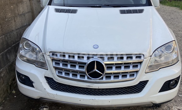 Acheter Import Voiture Mercedes‒Benz ML–Class Blanc à Douala, Littoral Cameroon