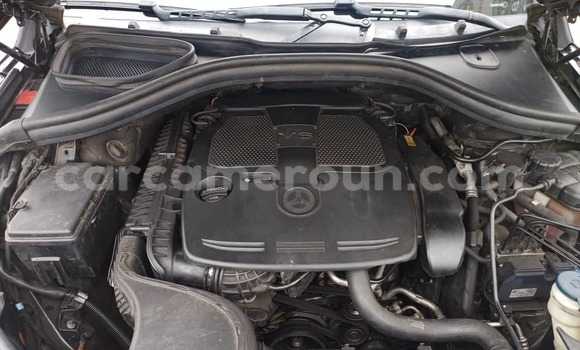 Sayi Na hannu Mercedes-Benz CLS250 Black Mota in Douala a Ƙasar Kamaru Sayi Na hannu Mercedes-Benz CLS250 Black Mota in Douala a Ƙasar Kamaru