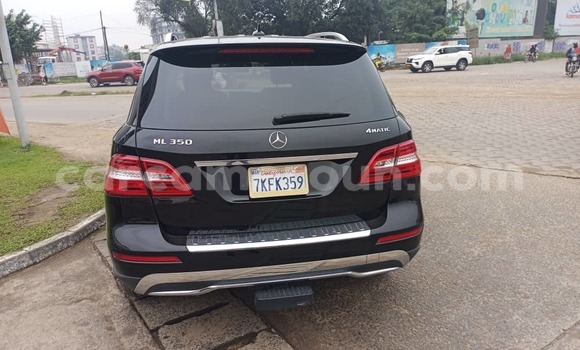 Sayi Na hannu Mercedes-Benz CLS250 Black Mota in Douala a Ƙasar Kamaru Sayi Na hannu Mercedes-Benz CLS250 Black Mota in Douala a Ƙasar Kamaru