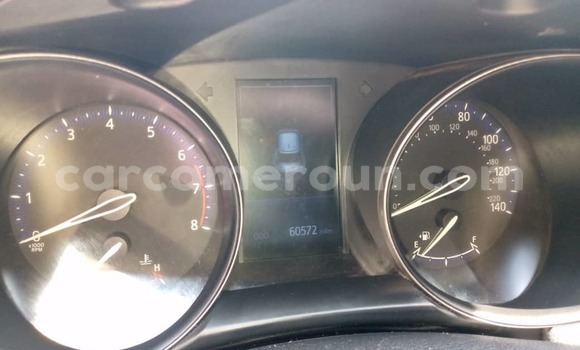 Sayi Na hannu Toyota C-HR Azurfa Mota in Douala a Ƙasar Kamaru Sayi Na hannu Toyota C-HR Azurfa Mota in Douala a Ƙasar Kamaru