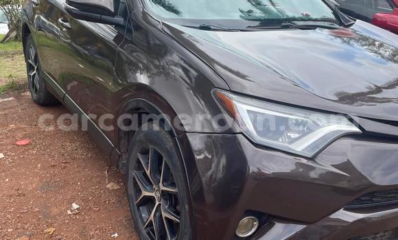 Acheter Occasion Voiture Toyota RAV4 Marron à Yaoundé, Central Cameroon Acheter Occasion Voiture Toyota RAV4 Marron à Yaoundé, Central Cameroon