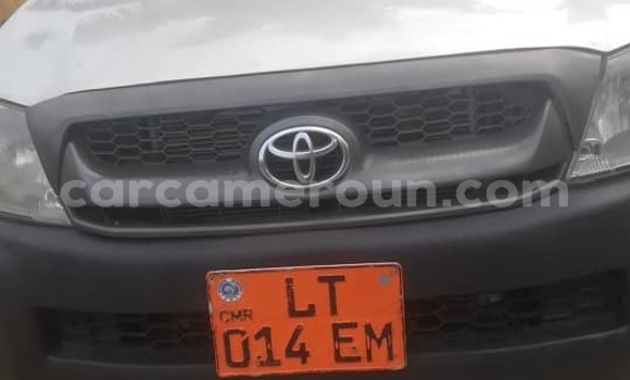 Sayi Na hannu Toyota Vigo Azurfa Mota in Douala a Ƙasar Kamaru Sayi Na hannu Toyota Vigo Azurfa Mota in Douala a Ƙasar Kamaru