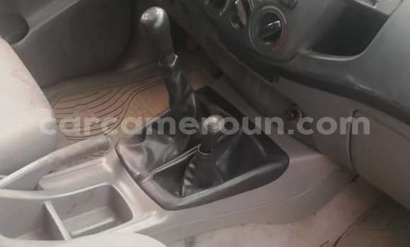 Sayi Na hannu Toyota Vigo Azurfa Mota in Douala a Ƙasar Kamaru Sayi Na hannu Toyota Vigo Azurfa Mota in Douala a Ƙasar Kamaru