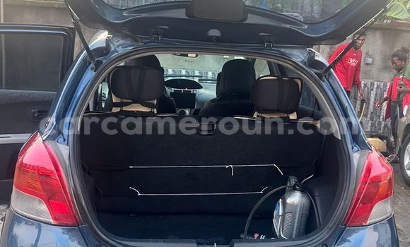 Sayi Na hannu Toyota Yaris Blue Mota in Douala a Ƙasar Kamaru Sayi Na hannu Toyota Yaris Blue Mota in Douala a Ƙasar Kamaru