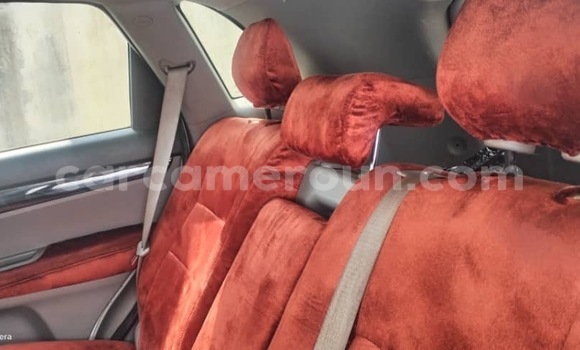 Sayi Na hannu Kia Sorento White Mota in Yaounde a Babban Kamaru Sayi Na hannu Kia Sorento White Mota in Yaounde a Babban Kamaru