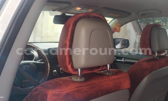 Sayi Na hannu Kia Sorento White Mota in Yaounde a Babban Kamaru Sayi Na hannu Kia Sorento White Mota in Yaounde a Babban Kamaru