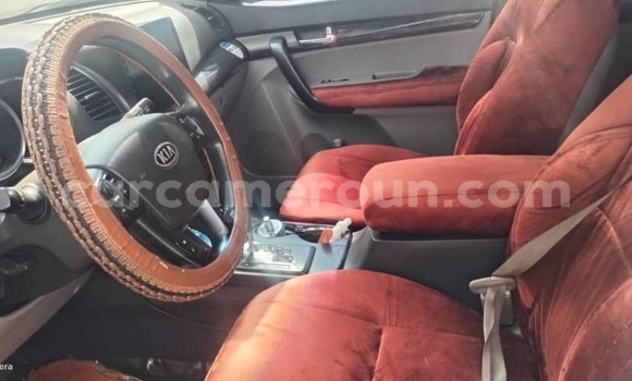 Sayi Na hannu Kia Sorento White Mota in Yaounde a Babban Kamaru Sayi Na hannu Kia Sorento White Mota in Yaounde a Babban Kamaru