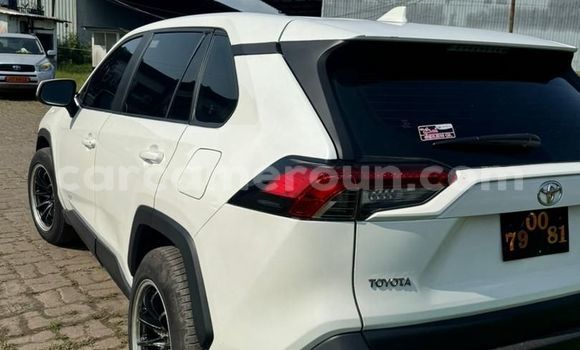 Acheter Import Voiture Toyota RAV4 Blanc à Douala, Littoral Cameroon Acheter Import Voiture Toyota RAV4 Blanc à Douala, Littoral Cameroon