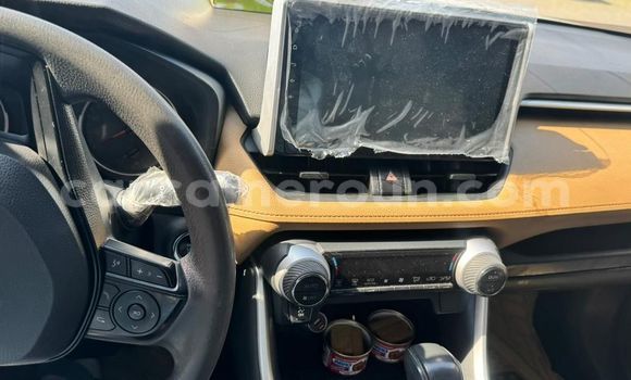 Acheter Import Voiture Toyota RAV4 Blanc à Douala, Littoral Cameroon Acheter Import Voiture Toyota RAV4 Blanc à Douala, Littoral Cameroon