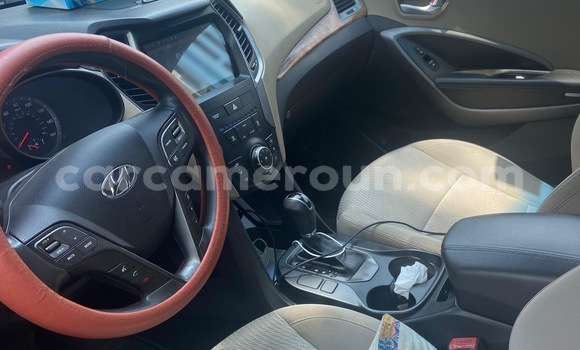Sayi Na hannu Hyundai Santa Fe Sauran Mota in Douala a Ƙasar Kamaru Sayi Na hannu Hyundai Santa Fe Sauran Mota in Douala a Ƙasar Kamaru