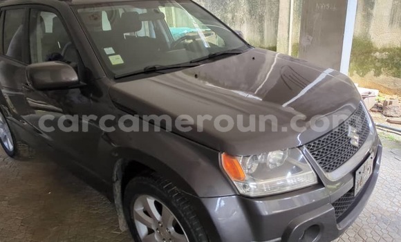 Sayi Na hannu Suzuki Vitara Azurfa Mota in Douala a Ƙasar Kamaru Sayi Na hannu Suzuki Vitara Azurfa Mota in Douala a Ƙasar Kamaru