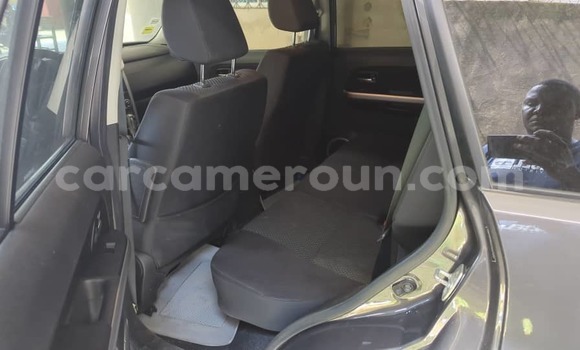 Sayi Na hannu Suzuki Vitara Azurfa Mota in Douala a Ƙasar Kamaru Sayi Na hannu Suzuki Vitara Azurfa Mota in Douala a Ƙasar Kamaru