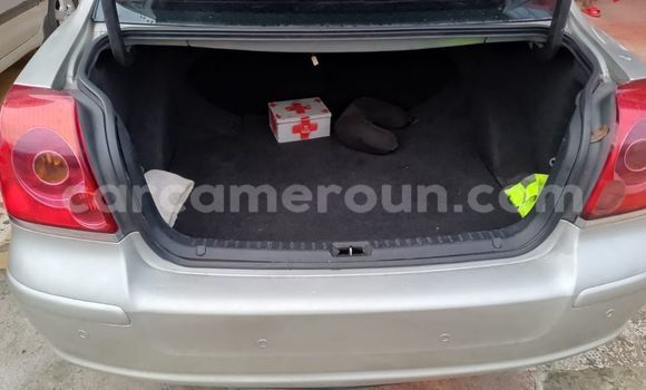 Sayi Na hannu Toyota Avensis Azurfa Mota in Douala a Ƙasar Kamaru Sayi Na hannu Toyota Avensis Azurfa Mota in Douala a Ƙasar Kamaru