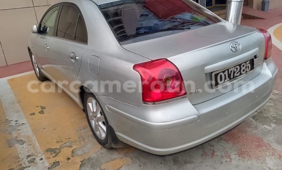 Sayi Na hannu Toyota Avensis Azurfa Mota in Douala a Ƙasar Kamaru Sayi Na hannu Toyota Avensis Azurfa Mota in Douala a Ƙasar Kamaru