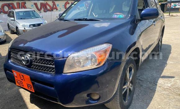 Sayi Na hannu Toyota RAV4 Blue Mota in Douala a Ƙasar Kamaru Sayi Na hannu Toyota RAV4 Blue Mota in Douala a Ƙasar Kamaru