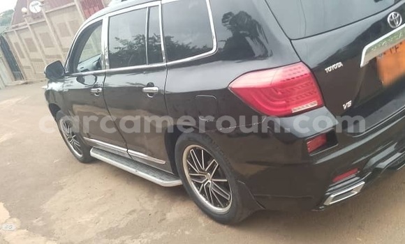 Acheter Neuf Voiture Toyota Highlander Noir à Yaoundé, Central Cameroon Acheter Neuf Voiture Toyota Highlander Noir à Yaoundé, Central Cameroon