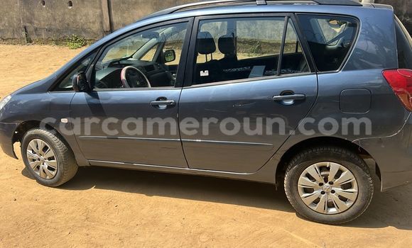 Acheter Occasion Voiture Toyota Corolla Verso Bleu à Douala, Littoral Cameroon Acheter Occasion Voiture Toyota Corolla Verso Bleu à Douala, Littoral Cameroon