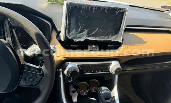 Acheter Occasion Voiture Toyota RAV4 Blanc à Douala, Littoral Cameroon Acheter Occasion Voiture Toyota RAV4 Blanc à Douala, Littoral Cameroon