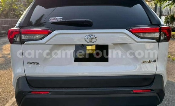 Acheter Occasion Voiture Toyota RAV4 Blanc à Douala, Littoral Cameroon Acheter Occasion Voiture Toyota RAV4 Blanc à Douala, Littoral Cameroon
