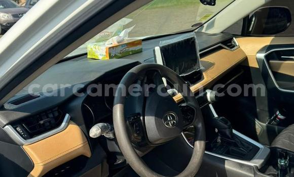 Acheter Occasion Voiture Toyota RAV4 Blanc à Douala, Littoral Cameroon Acheter Occasion Voiture Toyota RAV4 Blanc à Douala, Littoral Cameroon