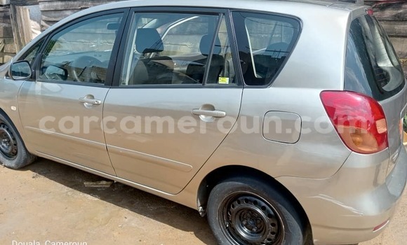 Acheter Occasion Voiture Toyota Corolla Verso Gris à Douala, Littoral Cameroon Acheter Occasion Voiture Toyota Corolla Verso Gris à Douala, Littoral Cameroon