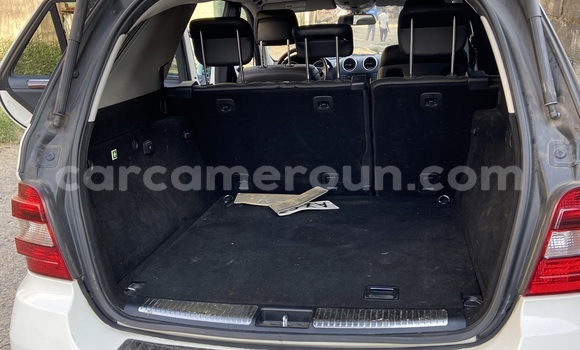Acheter Import Voiture Mercedes‒Benz ML–Class Blanc à Douala, Littoral Cameroon Acheter Import Voiture Mercedes‒Benz ML–Class Blanc à Douala, Littoral Cameroon