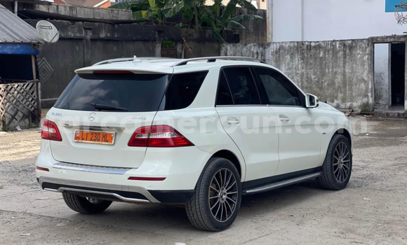 Acheter Occasion Voiture Mercedes‒Benz ML–Class Blanc à Douala, Littoral Cameroon Acheter Occasion Voiture Mercedes‒Benz ML–Class Blanc à Douala, Littoral Cameroon