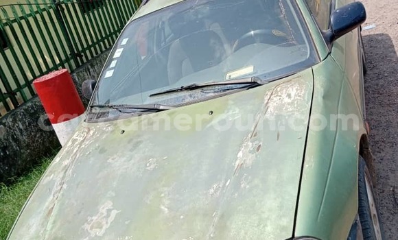 Sayi Na hannu Toyota Avensis M Mota in Douala a Ƙasar Kamaru