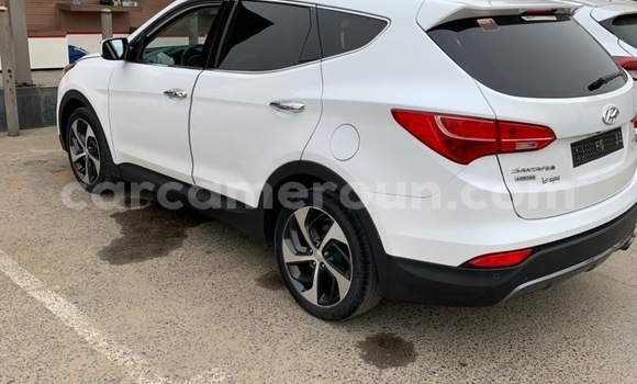 Acheter Neuf Voiture Hyundai Santa Fe Blanc à Douala, Littoral Cameroon Acheter Neuf Voiture Hyundai Santa Fe Blanc à Douala, Littoral Cameroon