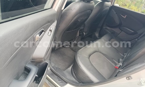 Sayi Na hannu Hyundai Tucson White Mota in Douala a Ƙasar Kamaru Sayi Na hannu Hyundai Tucson White Mota in Douala a Ƙasar Kamaru