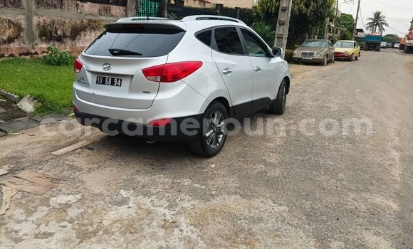Sayi Na hannu Hyundai Tucson White Mota in Douala a Ƙasar Kamaru Sayi Na hannu Hyundai Tucson White Mota in Douala a Ƙasar Kamaru