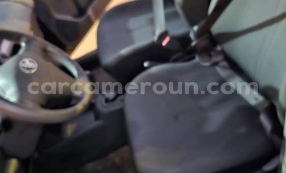 Sayi Na hannu Toyota Vitz Red Mota in Yaounde a Babban Kamaru Sayi Na hannu Toyota Vitz Red Mota in Yaounde a Babban Kamaru