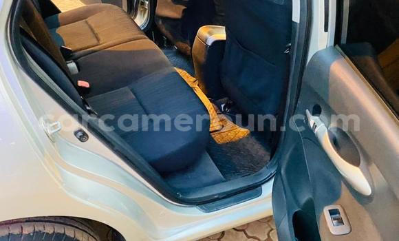Sayi Na hannu Toyota Auris Azurfa Mota in Yaounde a Babban Kamaru Sayi Na hannu Toyota Auris Azurfa Mota in Yaounde a Babban Kamaru