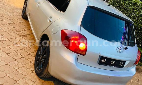 Sayi Na hannu Toyota Auris Azurfa Mota in Yaounde a Babban Kamaru Sayi Na hannu Toyota Auris Azurfa Mota in Yaounde a Babban Kamaru