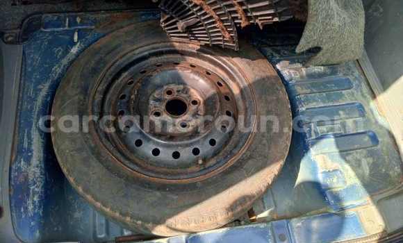 Sayi Na hannu Toyota Verso Blue Mota in Yaounde a Babban Kamaru Sayi Na hannu Toyota Verso Blue Mota in Yaounde a Babban Kamaru